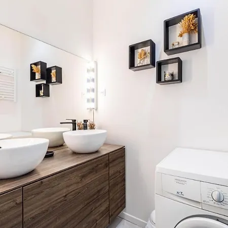 Cosy 2-bedroom In Montmartre פריז