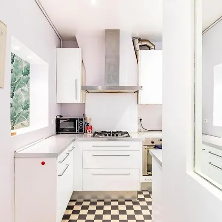 Cosy 2-bedroom In Montmartre